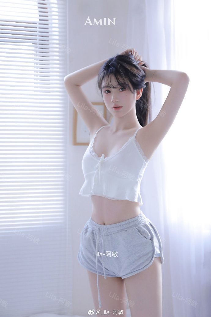李佳雅 头像配图