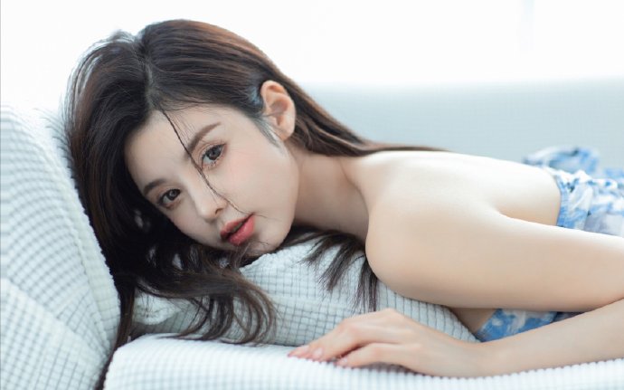 《亡命闺蜜》：一部令人难忘的双女主谍战剧